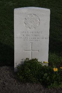 Coxyde Military Cemetery - De Bono, L